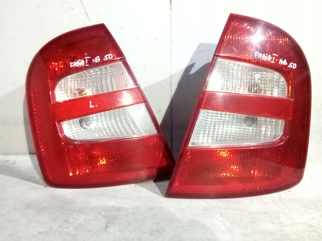 Skoda Fabia and HB lights left and right rear part