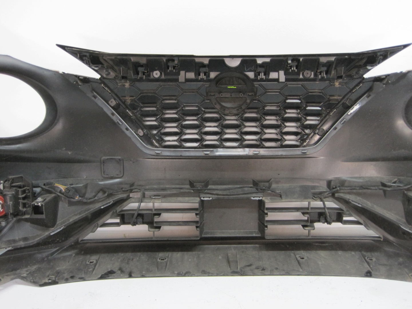 bumper NISSAN JUKE F16 4 PDC 24R front front below RADAR