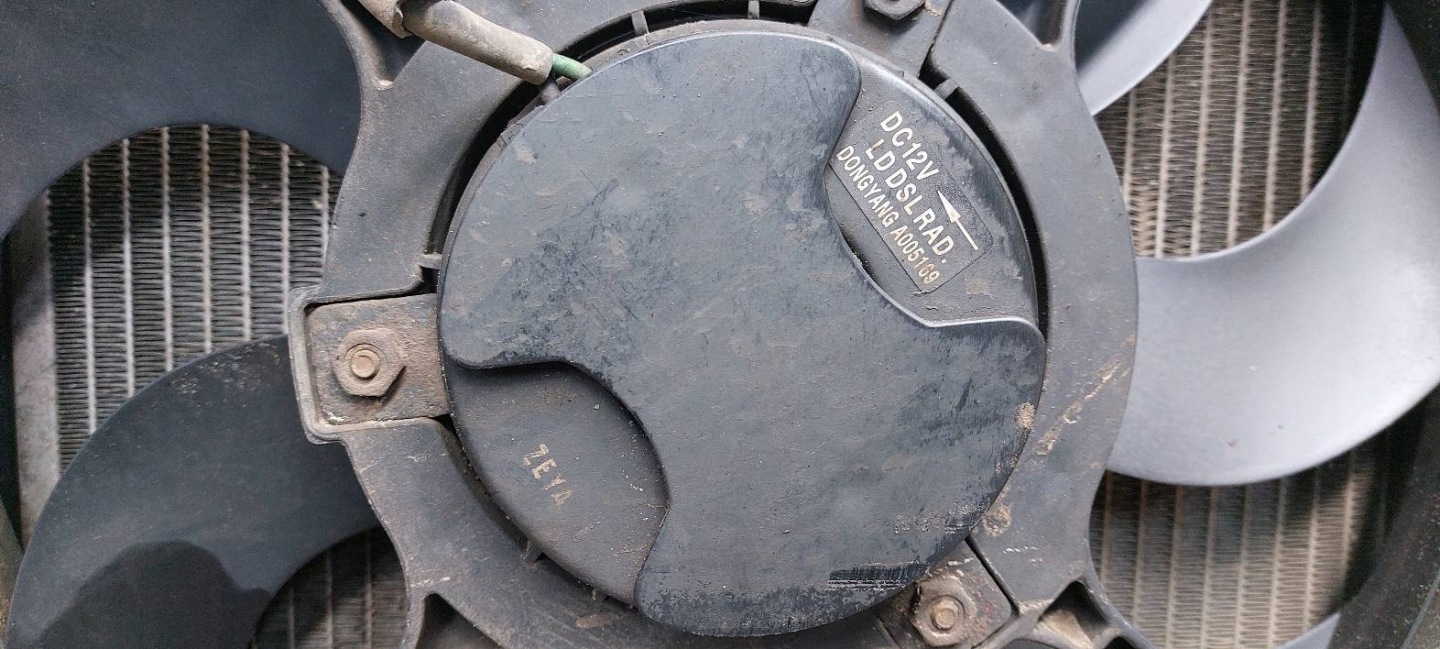 radiatore KOMPLET + VENTOLI KIA CERATO e 2.0 CRDI D4EA 112KM