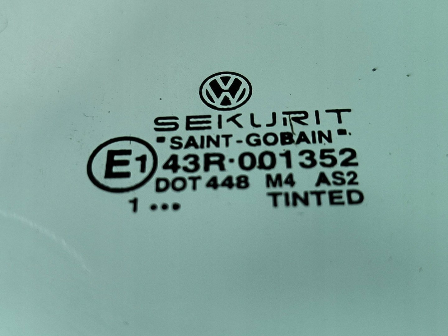 window right rear part VOLKSWAGEN GOLF IV CABRIO