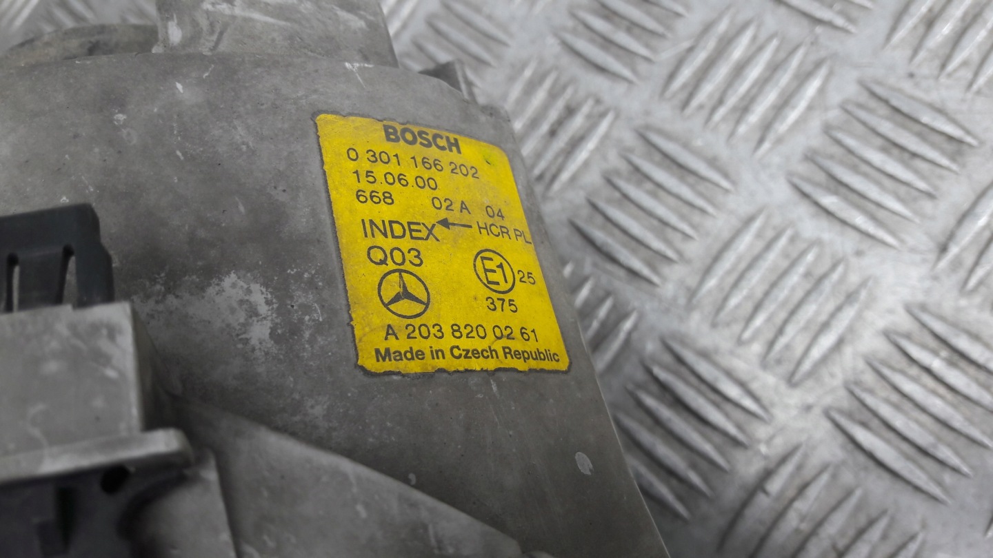 MERCEDES W203 light right front A2038200261