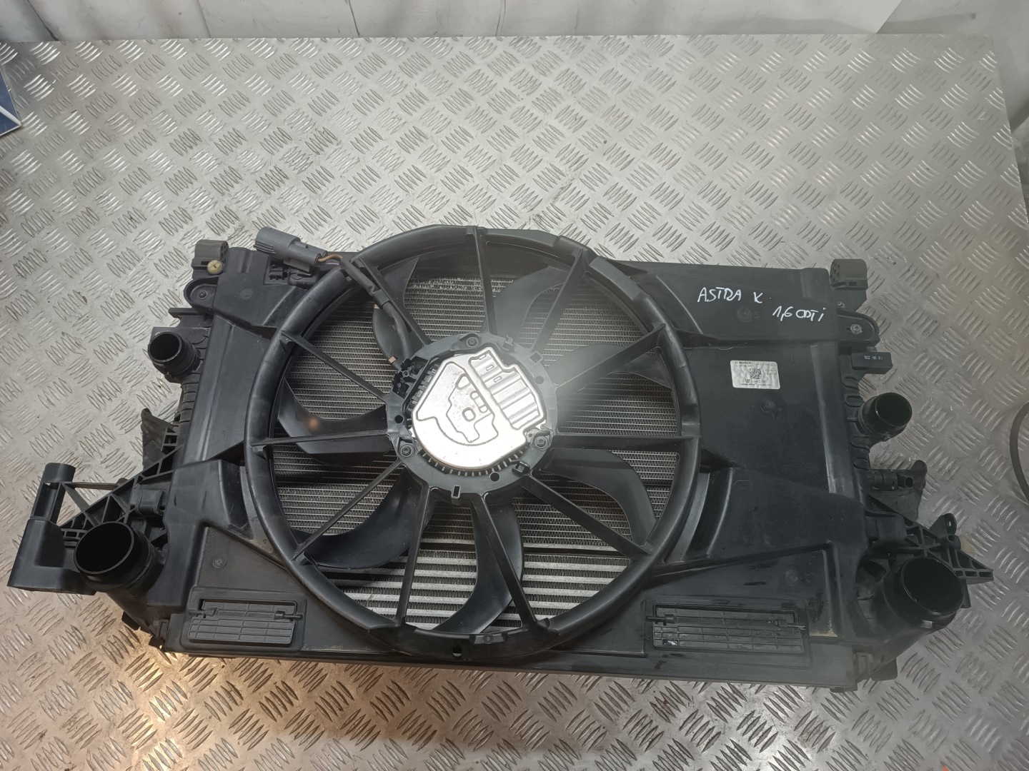 chladič vody KOMPLET ventilátor OPEL ASTRA K V 1.6 CDTI