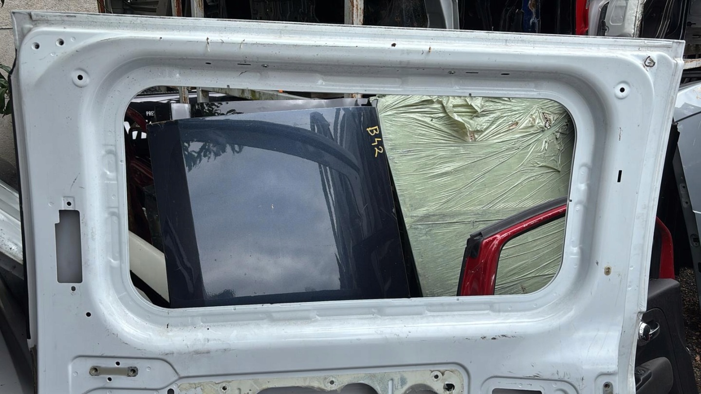 FORD TRANSIT CUSTOM and 1 MK1 LIFT 17-23 door side sliding right