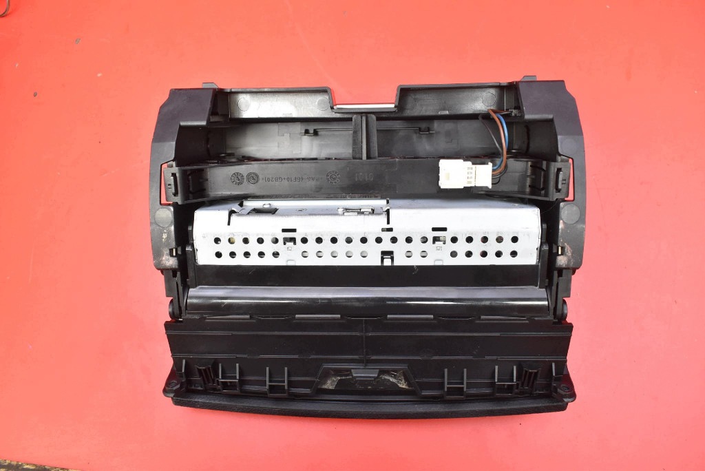 display RADIA A2046801231 MERCEDES C-KLASA W204 07-12