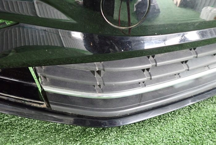 VW GOLF SPORTSVAN Frontstoßstange vorne