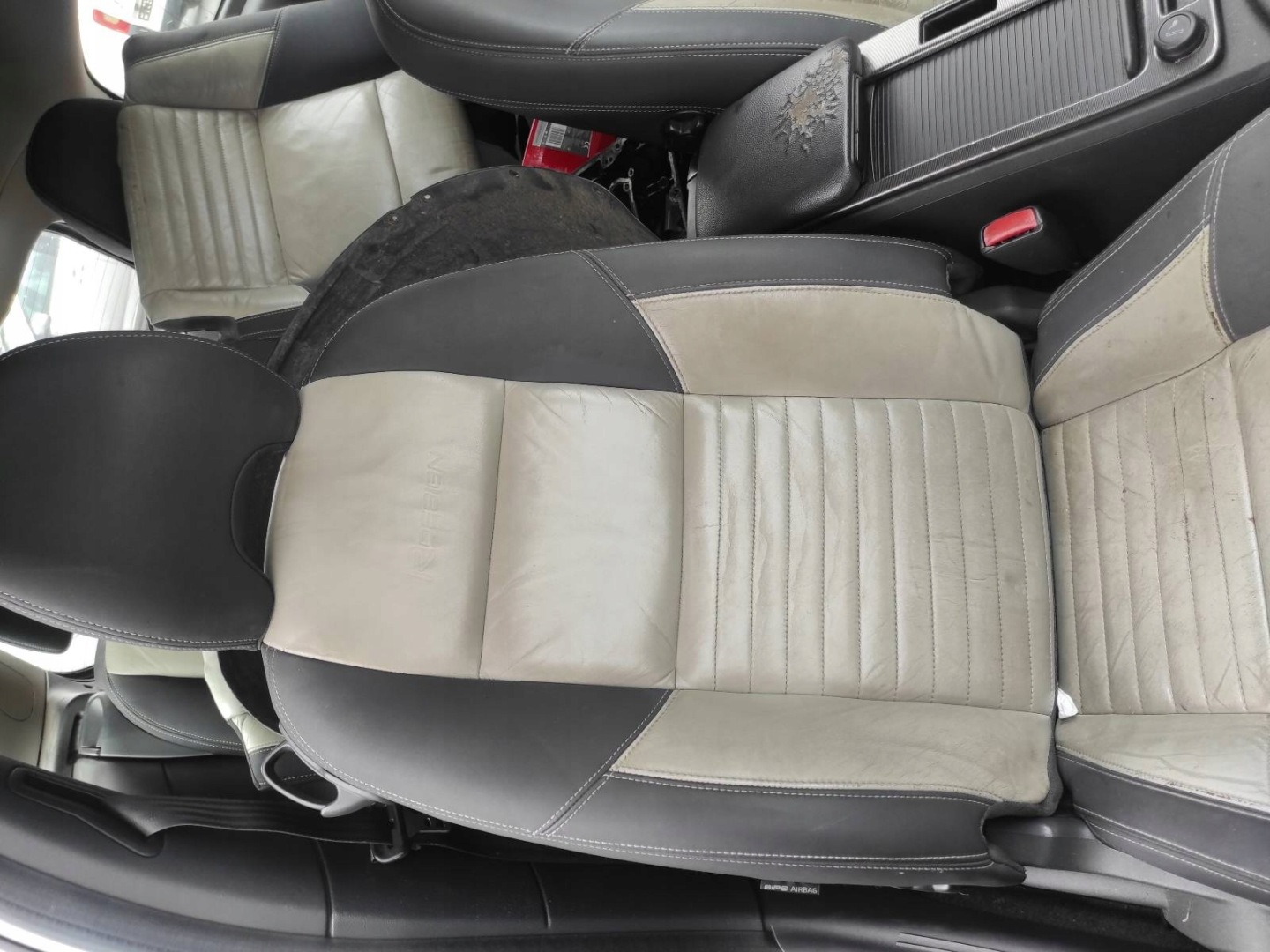 seats KOMPLET left right seat rear part + side VOLVO C30 RDESIGN JASNE