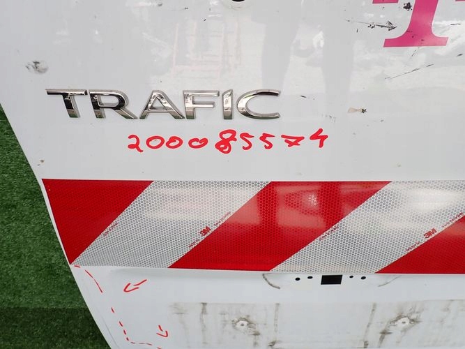 RENAULT TRAFIC VIVARO 01- door left rear. rear part