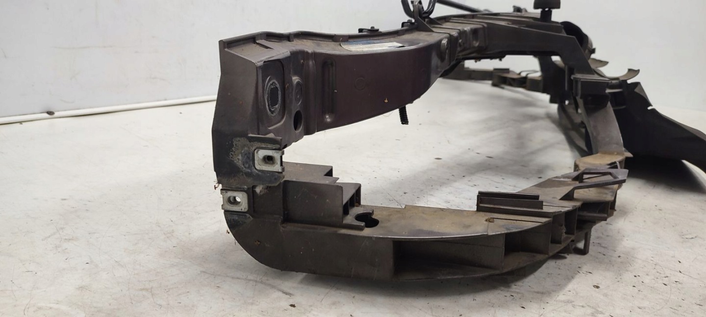 support panel for radiators pillar iron Ford Focus MK3 2,0 TDCI
