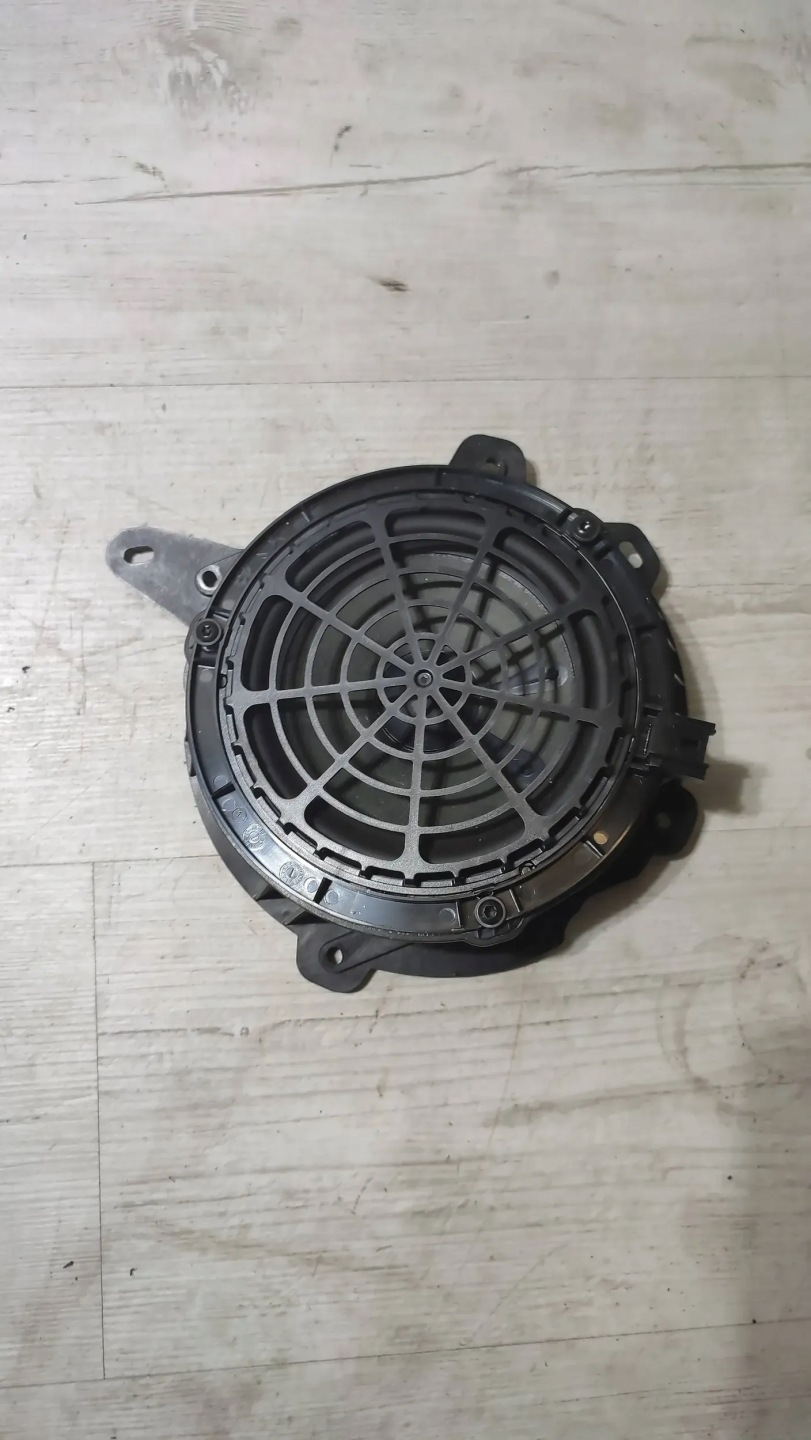 Opel Corsa F 1.2 22r. speaker