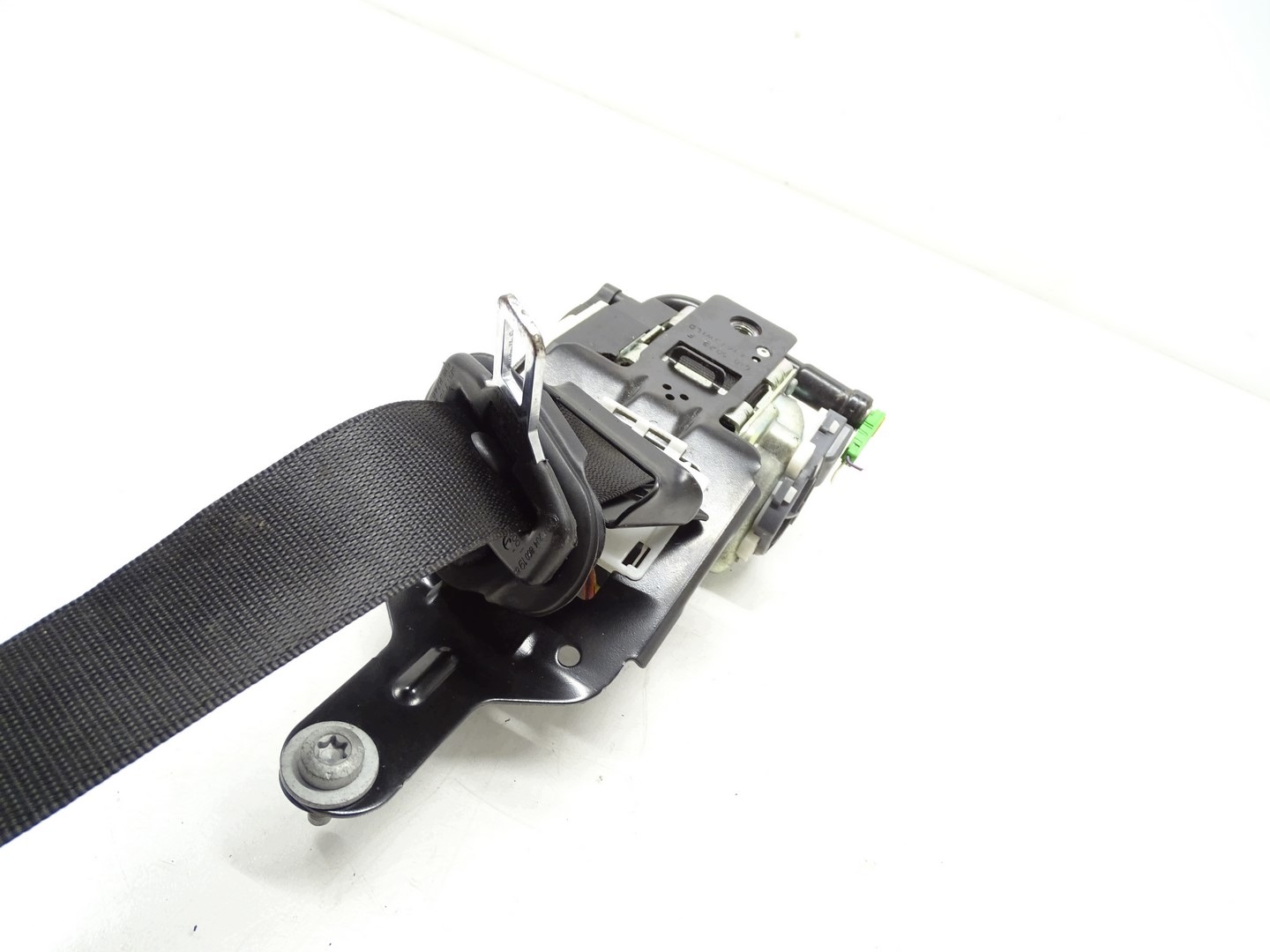 tension belt safety left front front MERCEDES W204 A2048601985