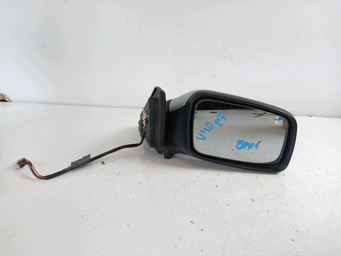 VOLVO V40 and mirror right silver 5 PIN