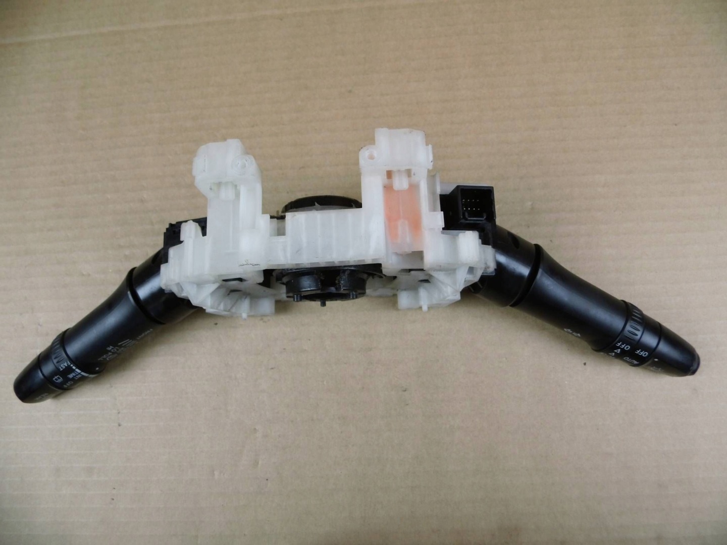 Mitsubishi Outlander DEVIO LUCI DEVIO Pulsante interruttore luci 8600A228