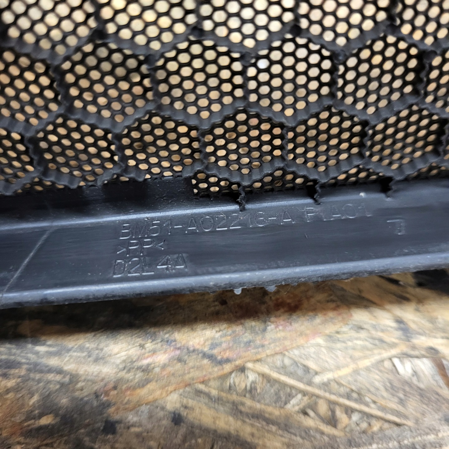 FORD FOCUS MK3 11-18r KOMBI HB grid under the window right RH