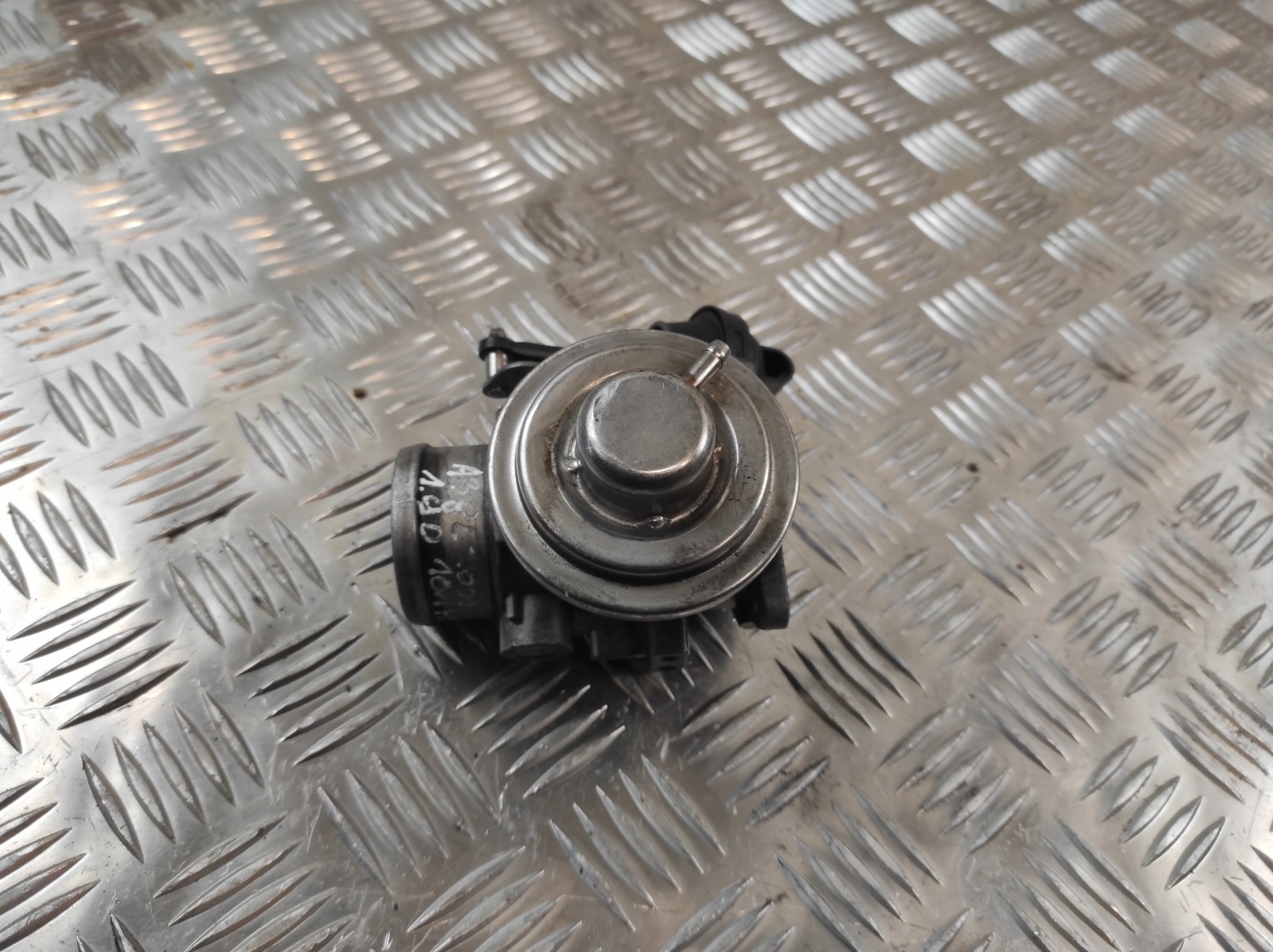 throttle flap air AUDI A3 8L 1.9 TDI 101 KM