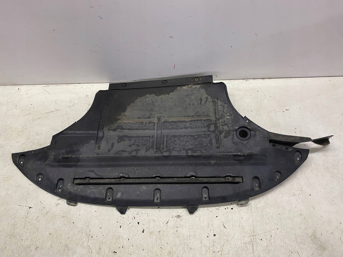 AUDI Q5 8R cover lower cover below engine 8R1863821
