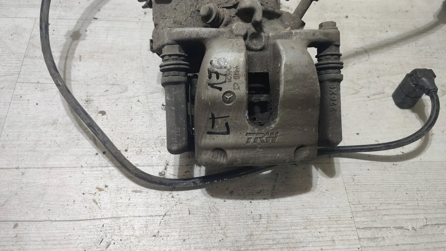 Mercedes-Benz A-classa W176 17r. 1.5cdi rear part side left caliper