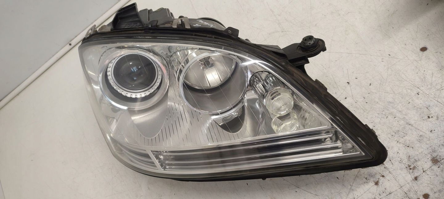 light front front right xenon positioning Mercedes W164