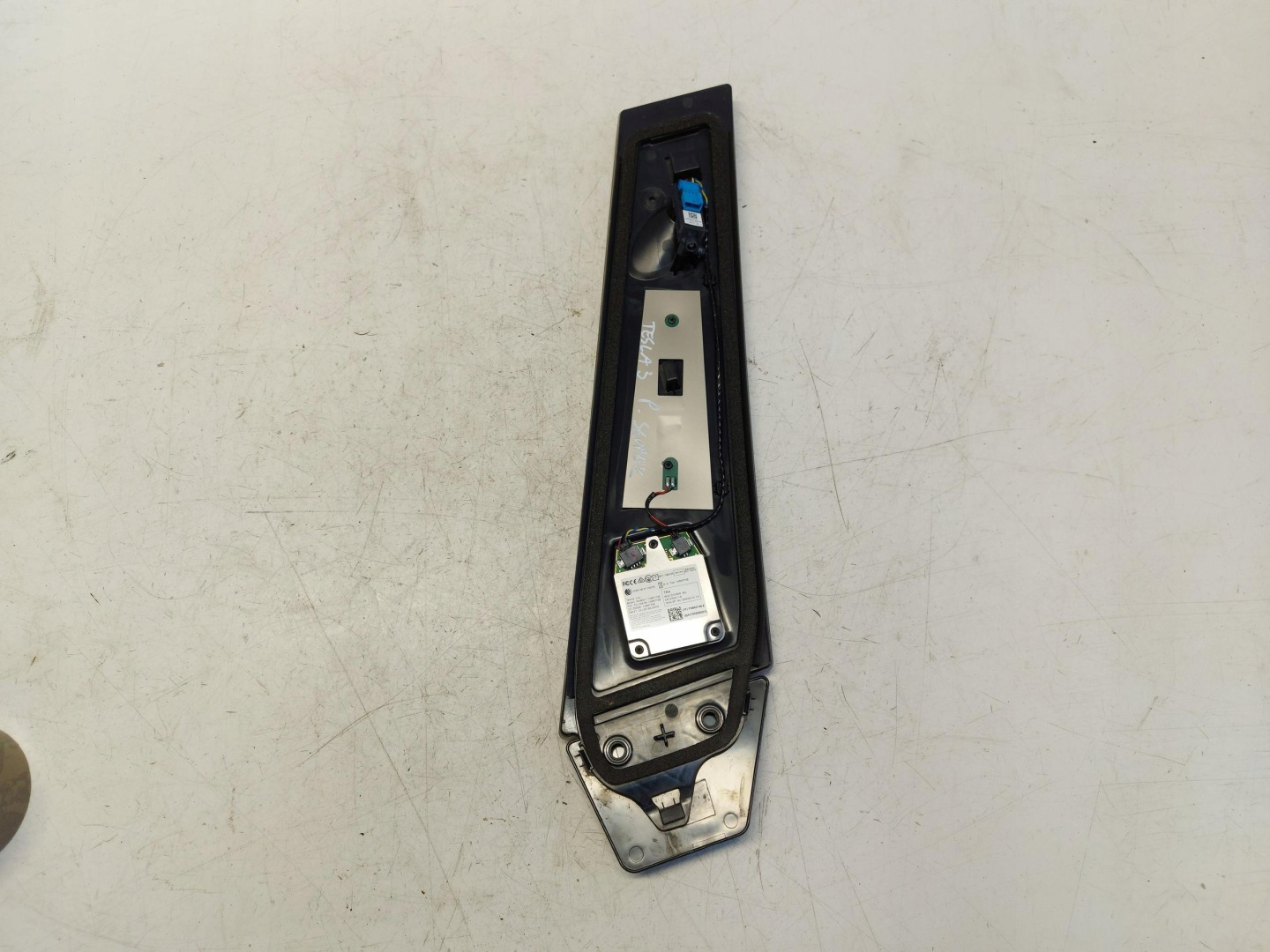 TESLA MODEL 3 moulding cover slupka right kamera 1100437-00-e