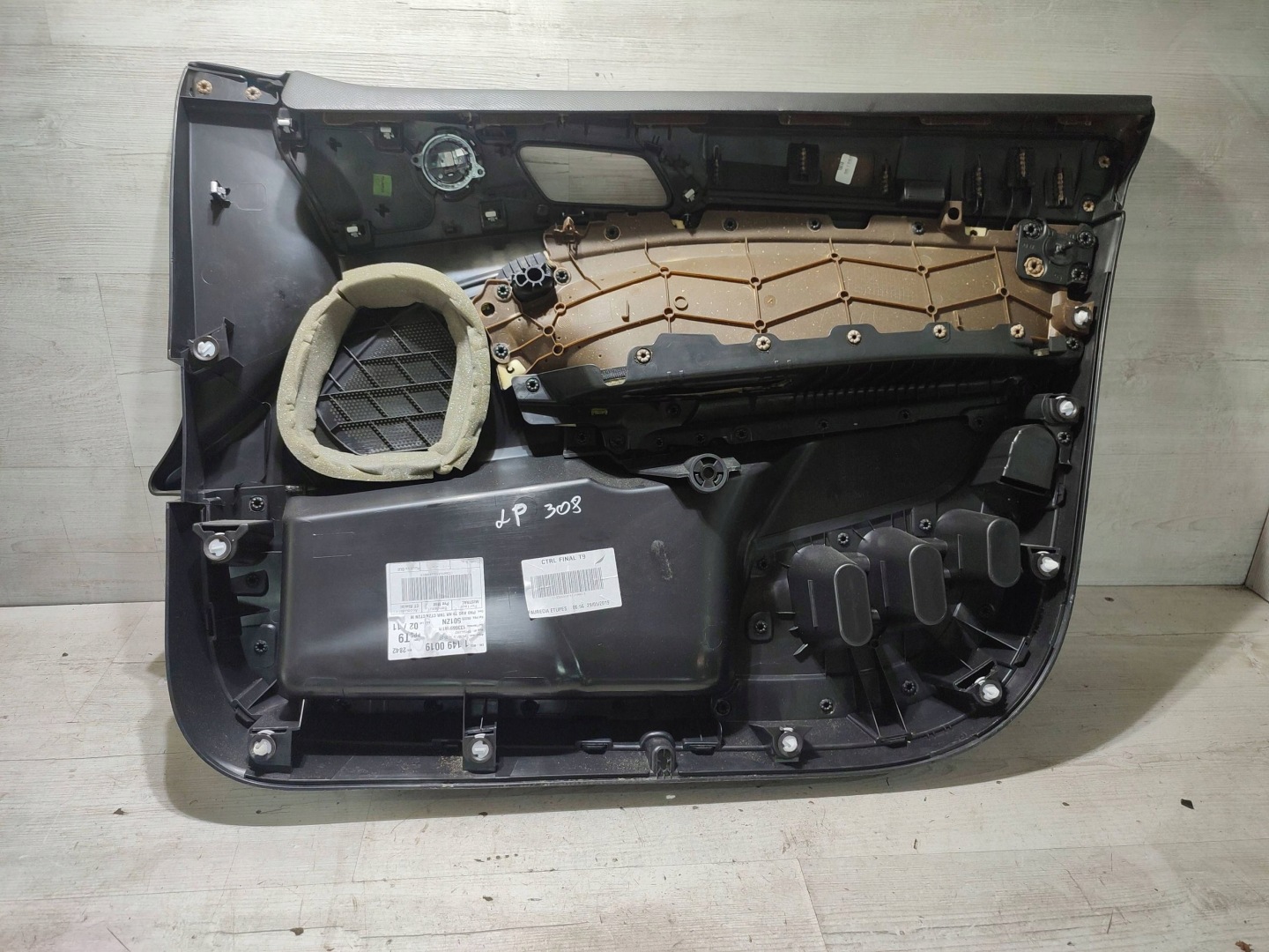 Peugeot 308 2019 front side left side / side door przednich