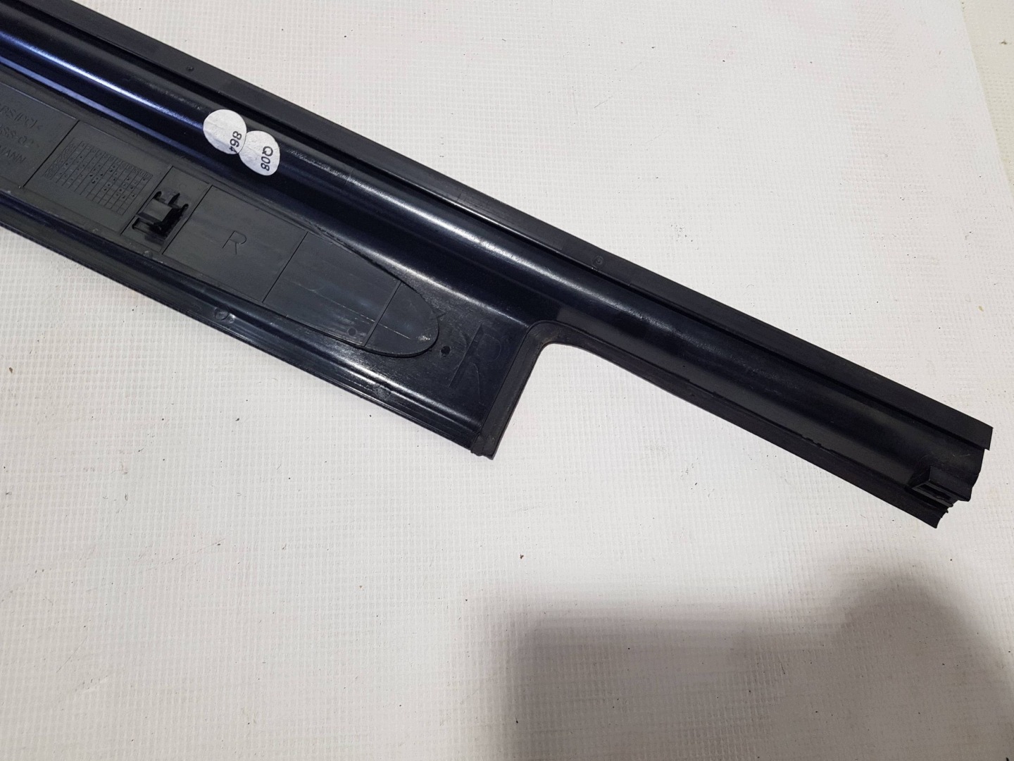 moulding cap threshold right A2096800235 MERCEDES CLK W209