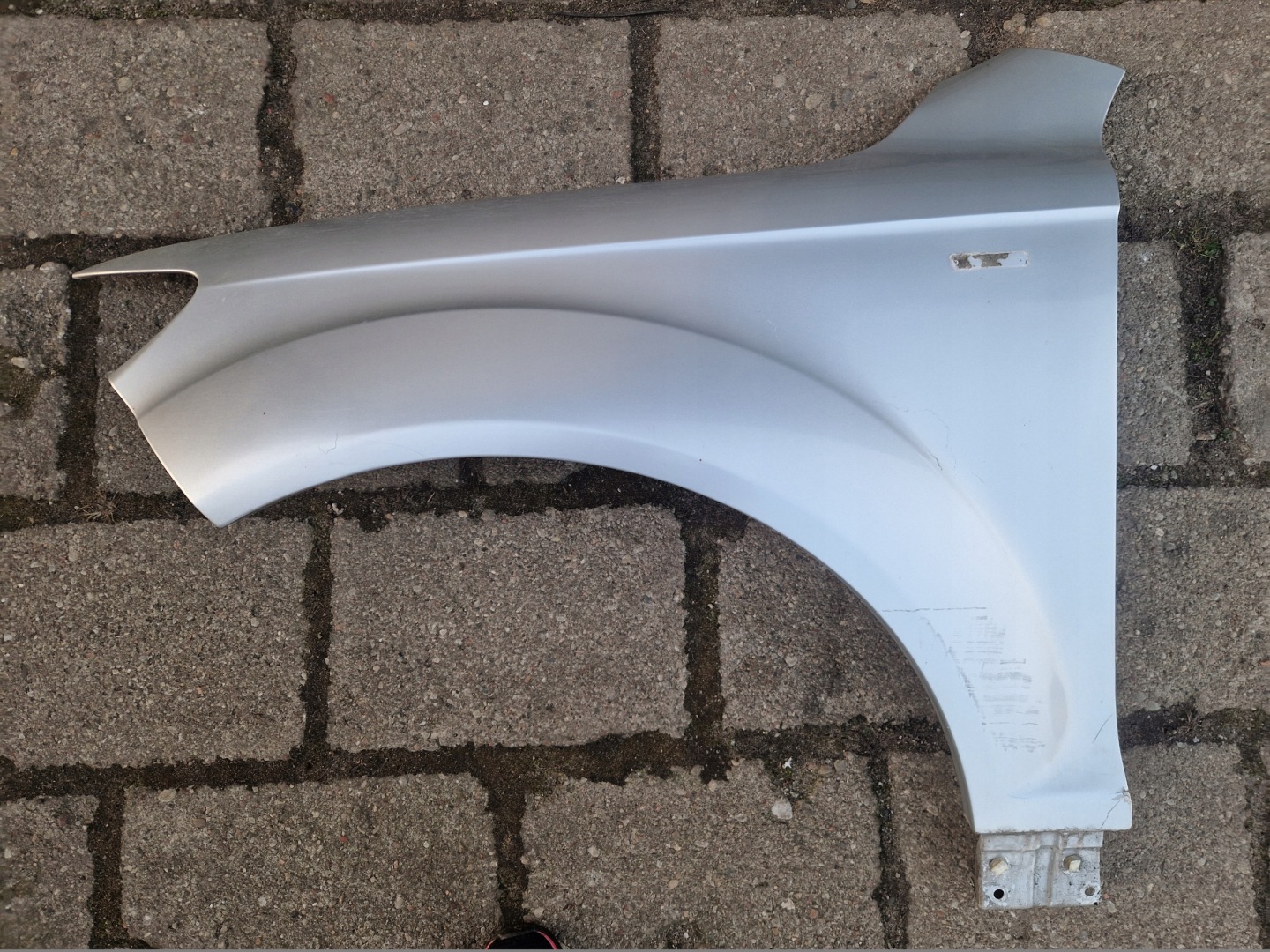 AUDI Q7 4L fender left front front SREBRNY