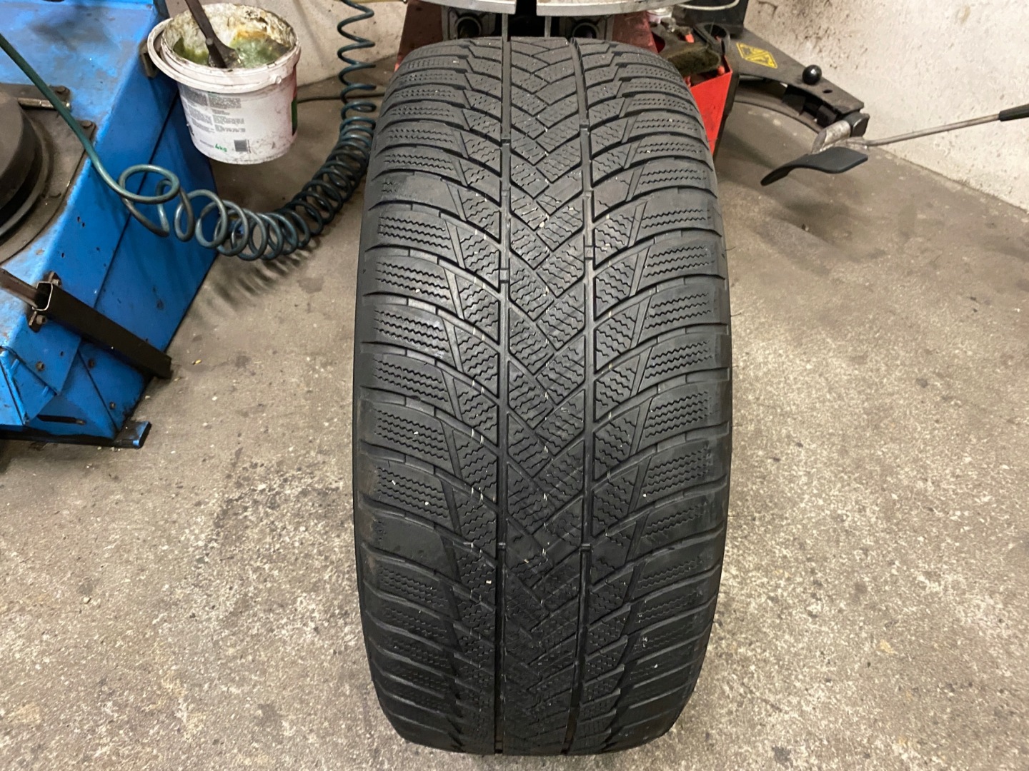 gomma zimowa 285/45R21 Bridgestone Blizzak LM001 Run Flat