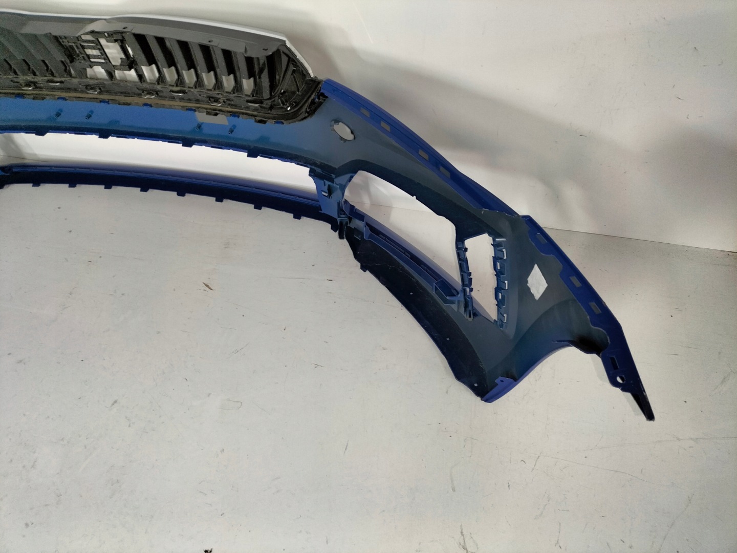 FRONTSTOSSSTANGE VORNE SKODA SCALA 19
