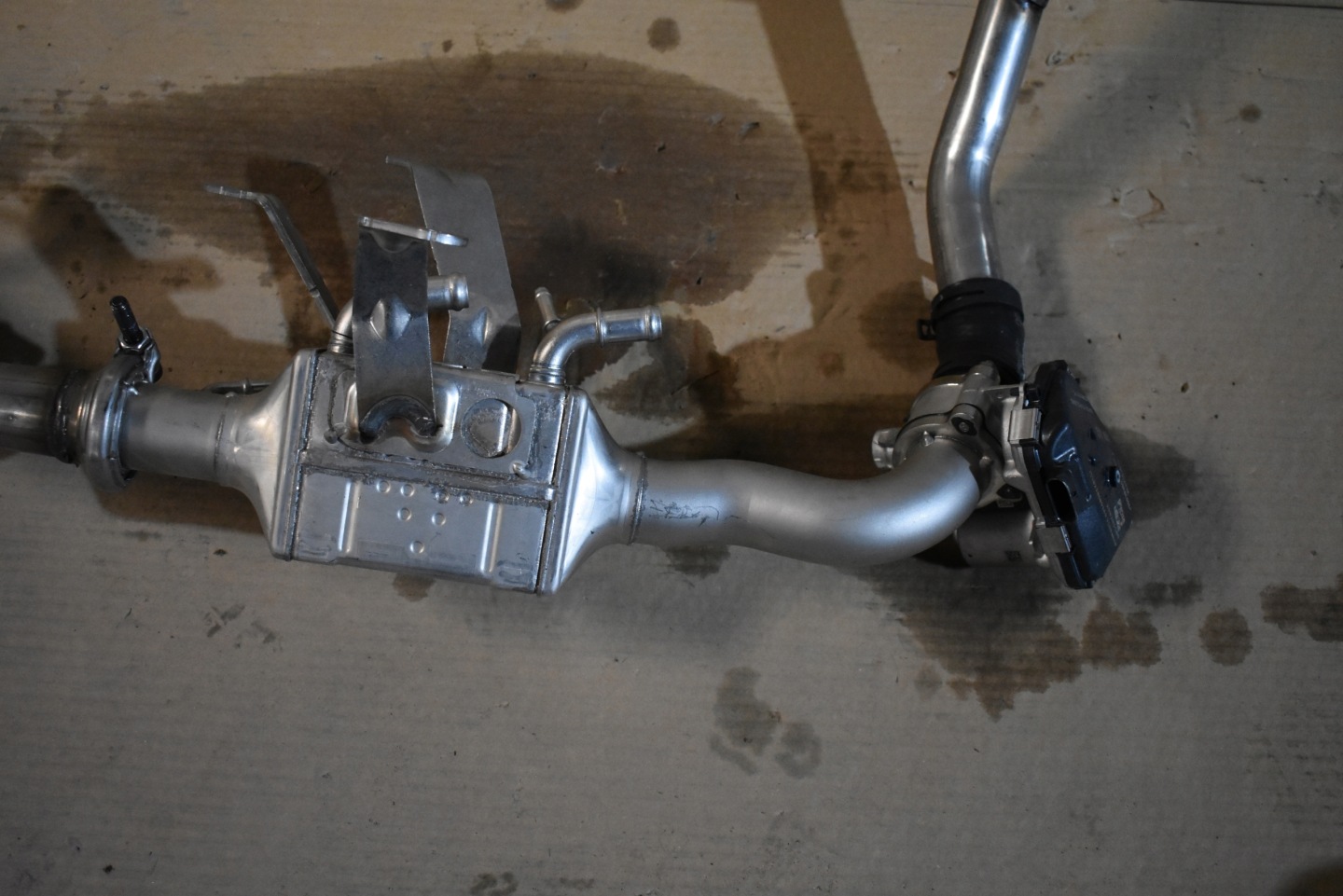 IDEALNY KPL. Abgaskuehler AGR EGR AUDI A8 D5 A6 C8 5.0 TDI 1