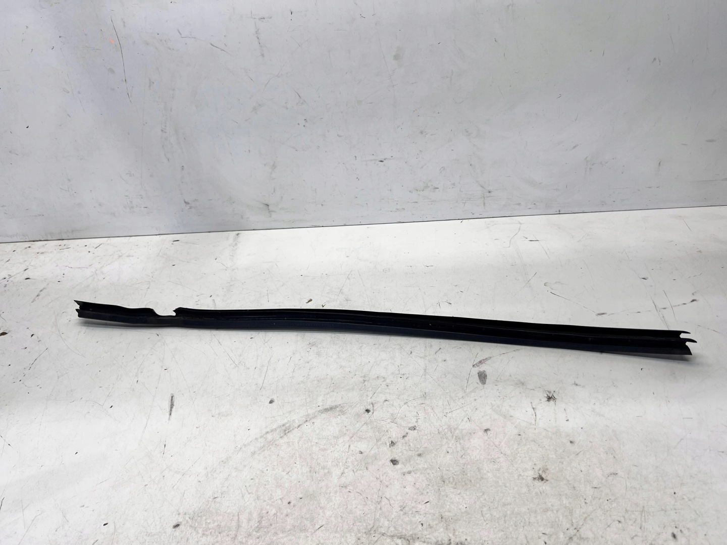 moulding dust windows right front AUDI Q7 4M 4M0837480