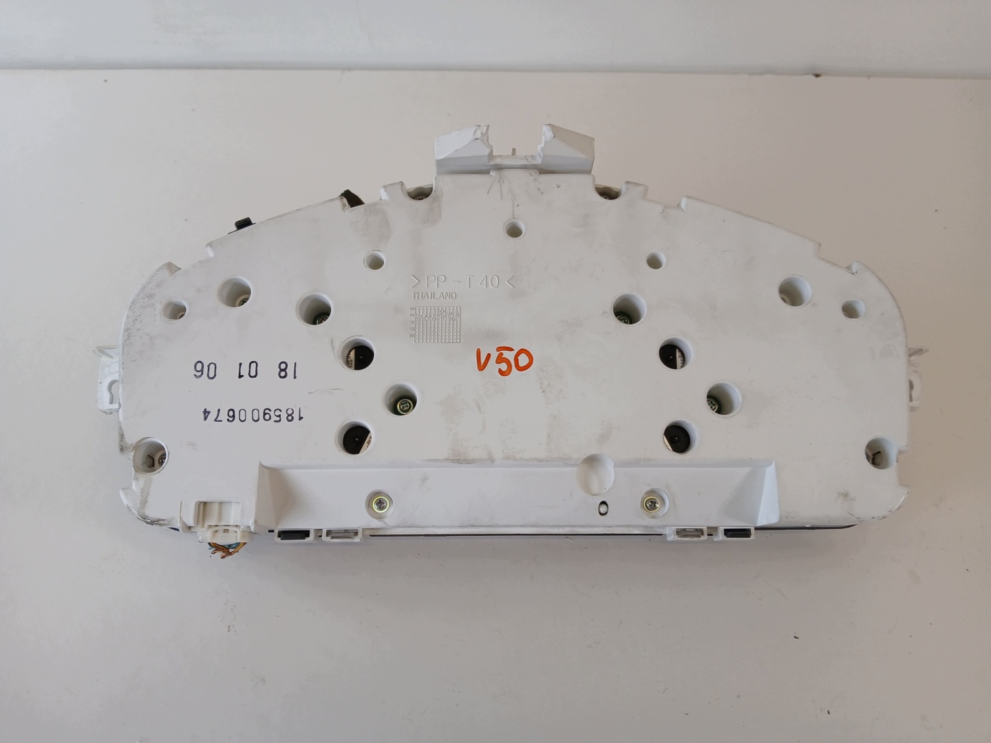 VOLVO V50 2.0 D dials dials 30728645