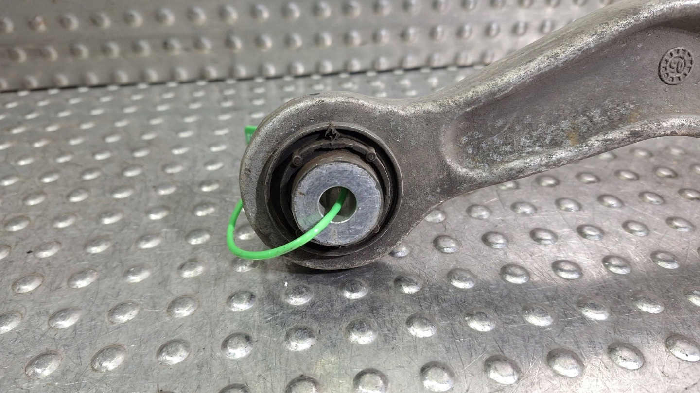 vilica lijevi stražnji dio 6769971 BMW E60 E61 E63 E64