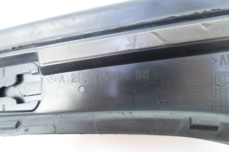 moulding right spoiler bonnet MERCEDES E W213 A2137900488