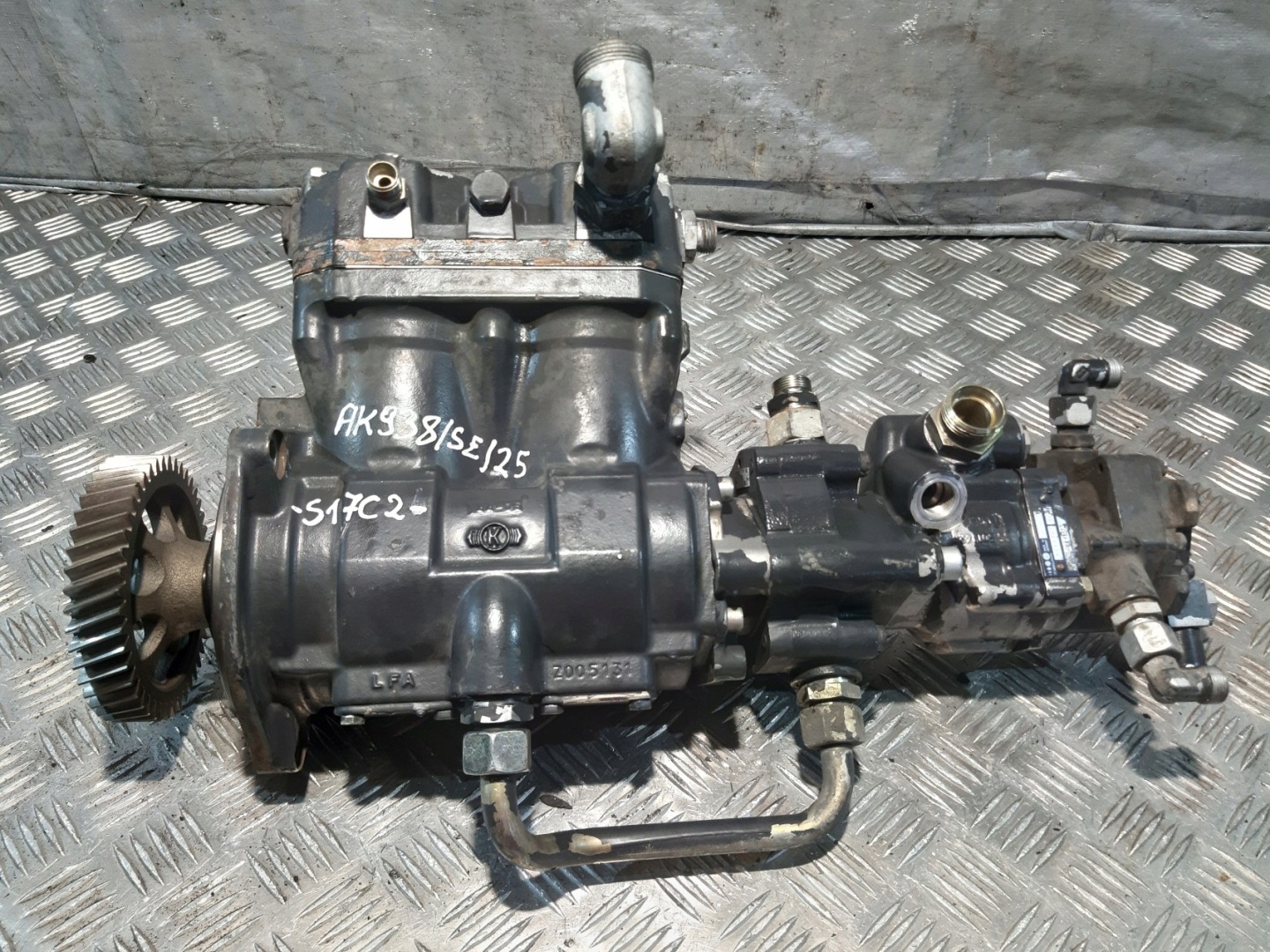 compressor compressor; KNORR BREMSE IVECO servo pump ZF 504079463