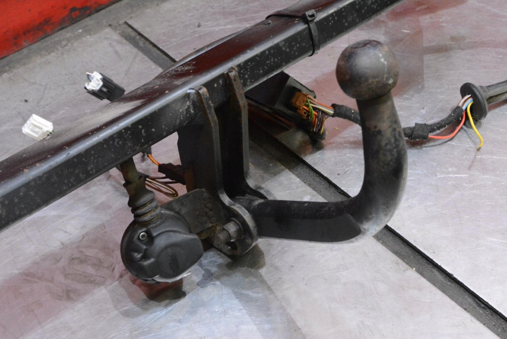 Gancio traino AV1J-19D521-BB FORD B-MAX 12-18