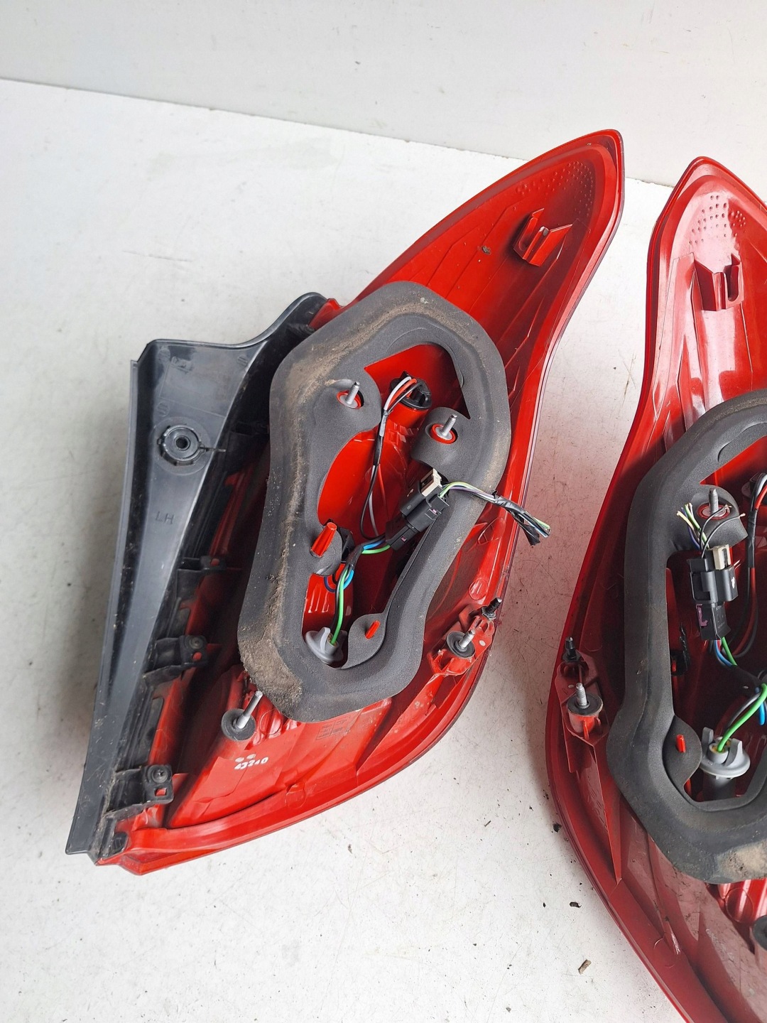 OPEL MOKKA 12-16 light rear part left