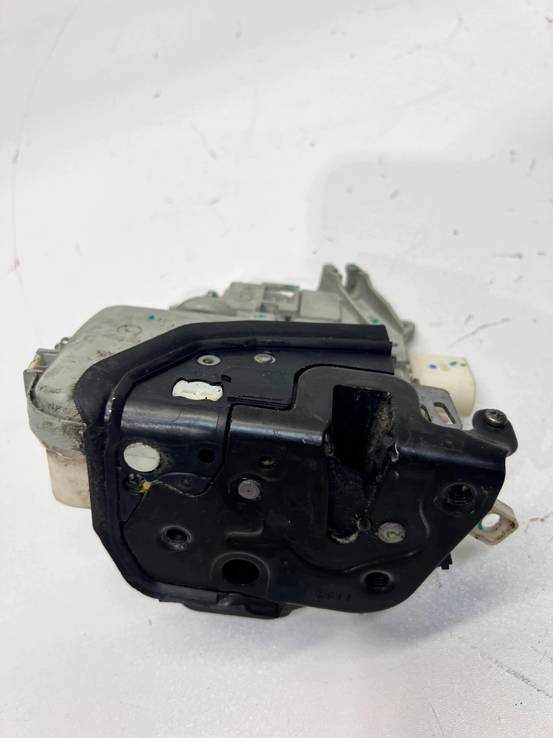 lock door left front AUDI A6 C6 A3 8P 4F1837015G 7 PIN