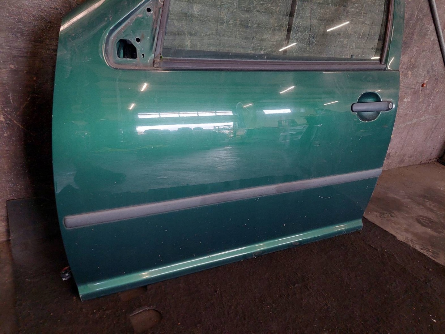 door complete left front VOLKSWAGEN BORA and LC6M sedan