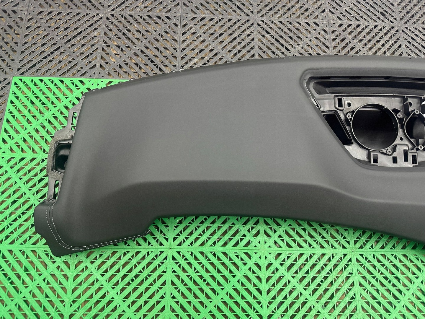 dashboard instrument panel BMW X1 U11