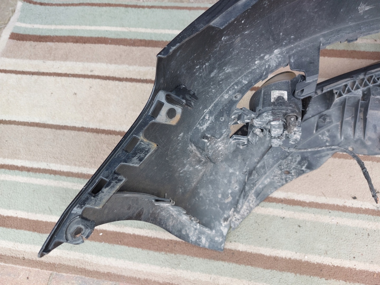 Stoßstange vorne AUDI A3 8P LIFT 08-12r schwarzer