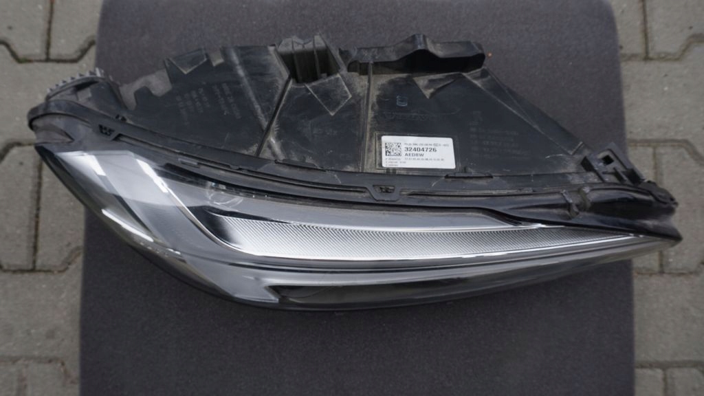 VOLVO S90 V90 CC - light right front FULL LED