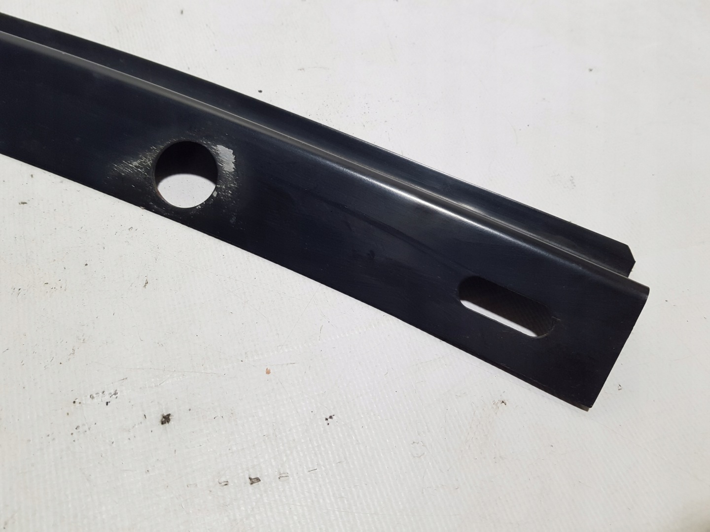 Traversa SCIANKI BOCZNEJ parafango BMW E63 E64 sinistro