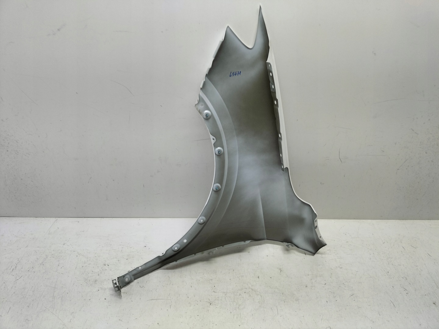 fender front front right MG ZS II 24