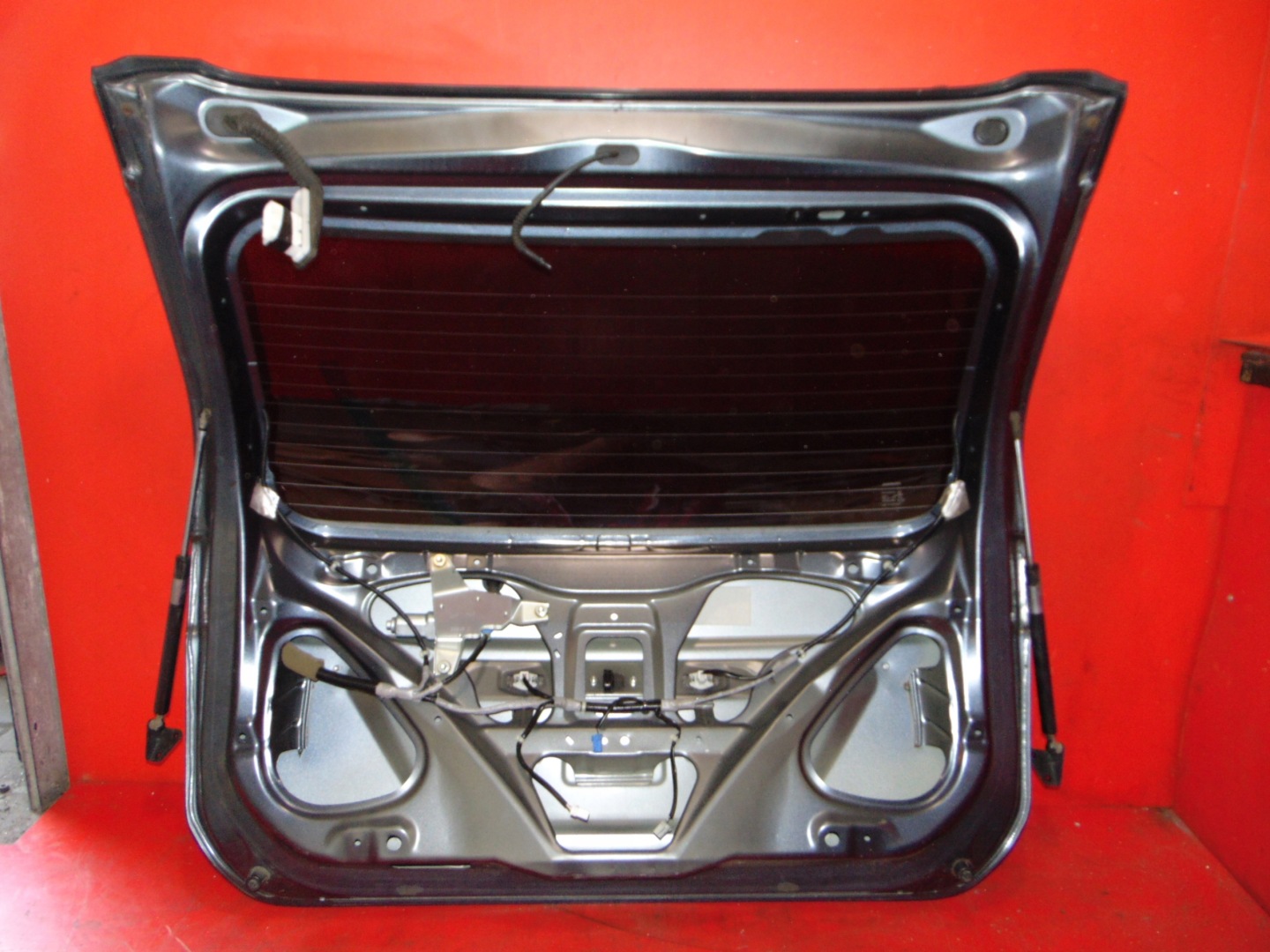 HONDA FR-V FRV trunk door window boot rear part NH684P
