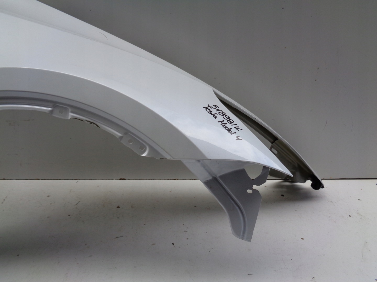 fender right front TESLA MODEL Y NR 51898