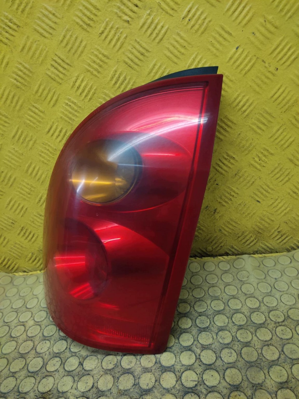 NISSAN PRIMERA P12 KOMBI licht rechts heck