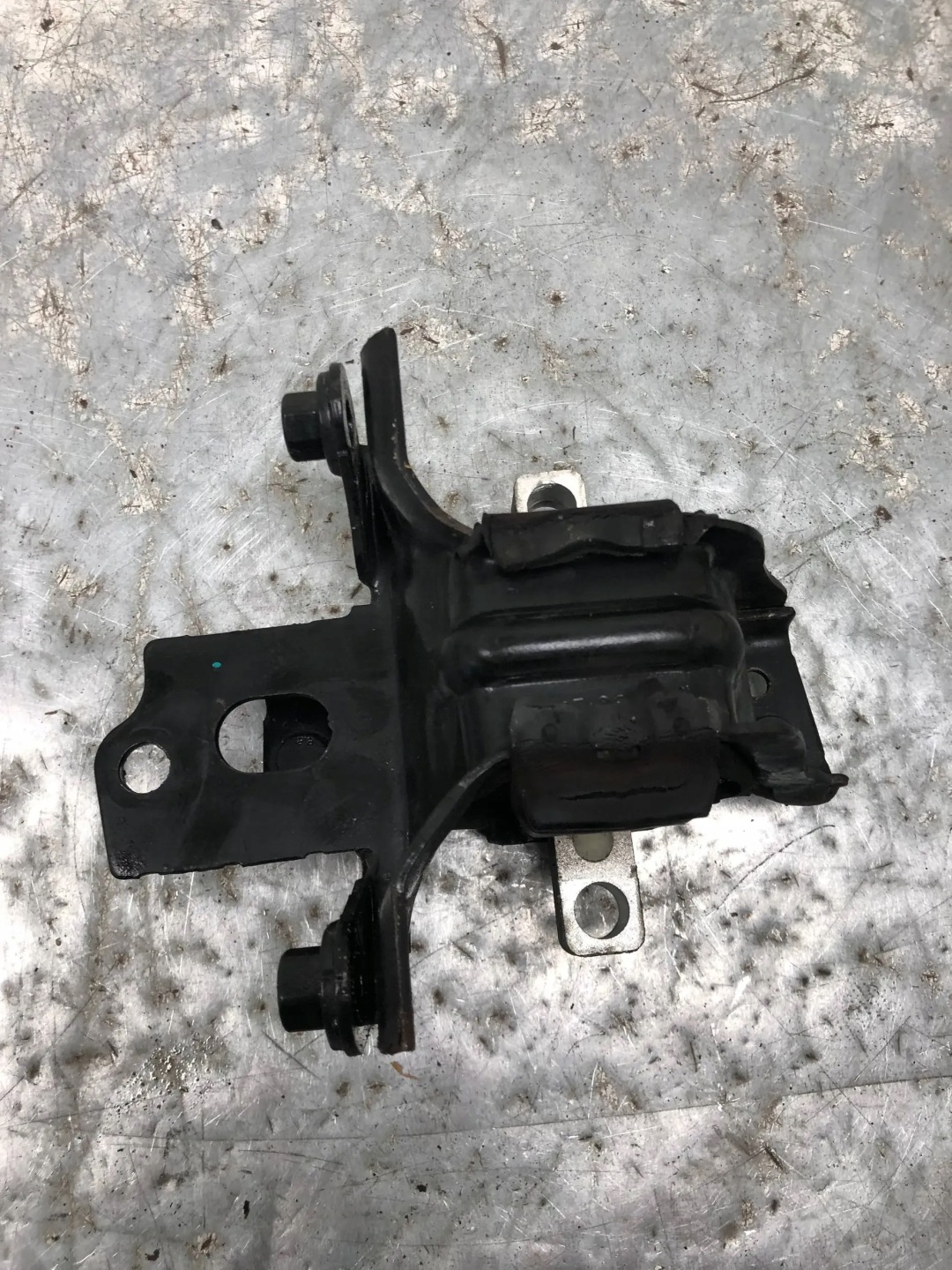 holder engine mount SKODA FABIA II LIFT 6Q0199555AR