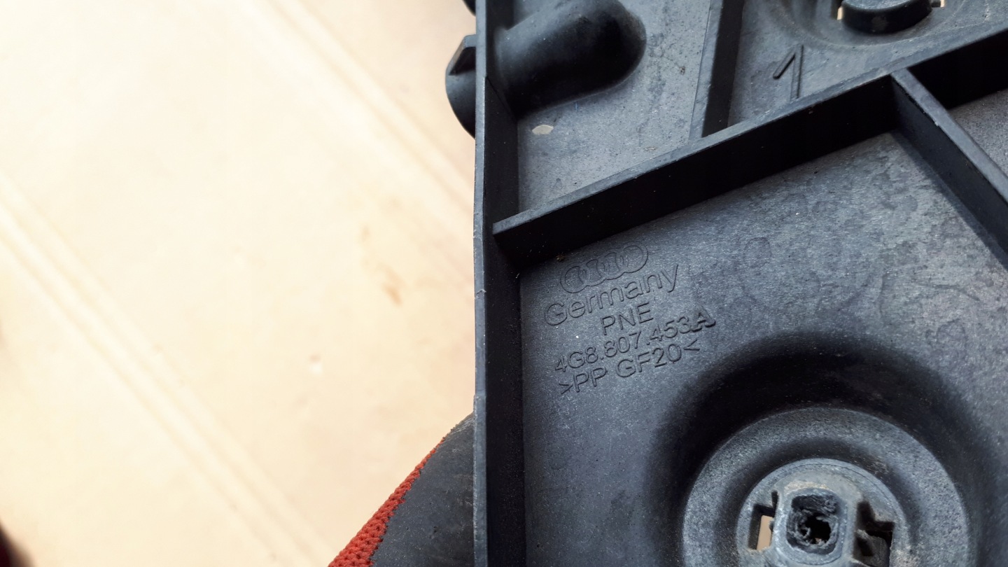 S7 4G A7 bumper bracket left rear part 4G8807453A