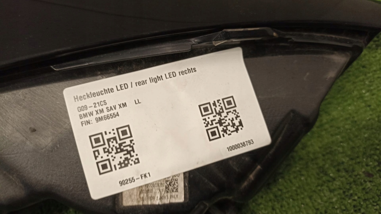 BMW XM G09 light rear part right left EU 9879753 9879754