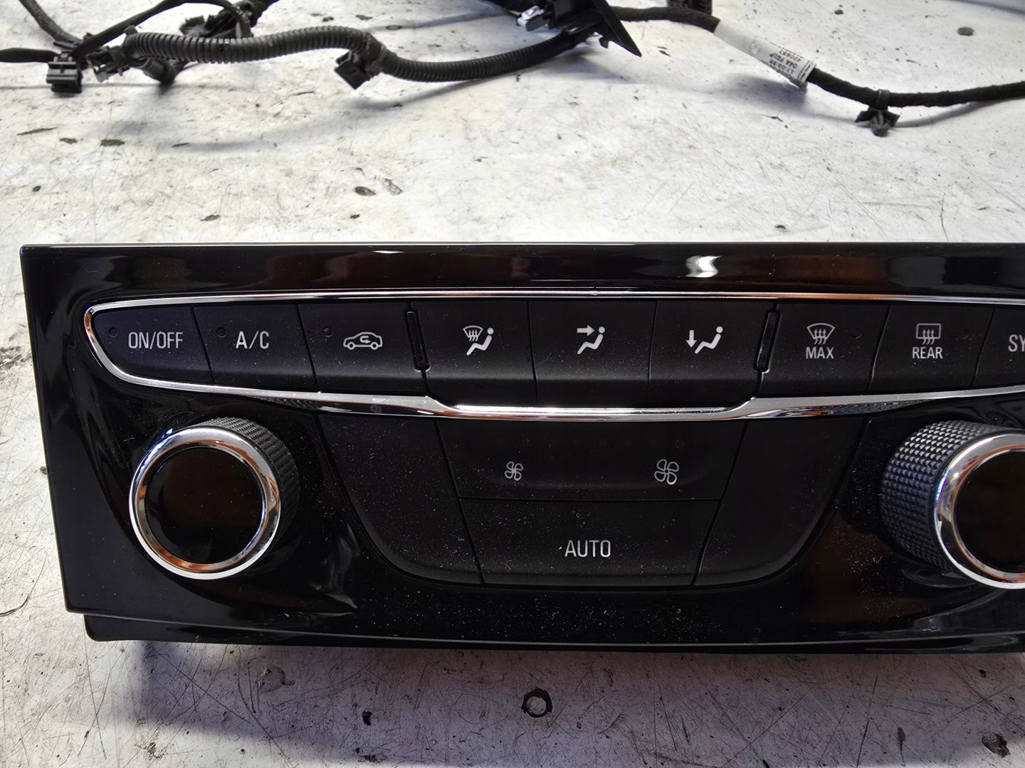 OPEL ASTRA K LIFT Unite commande clima Bouches buses 39158162