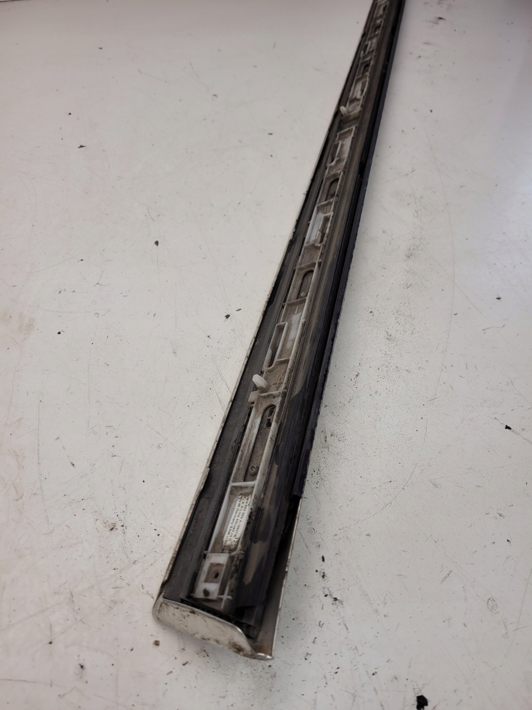 moulding door left front AUDI A6 C6 ALLROAD 4F9853959A